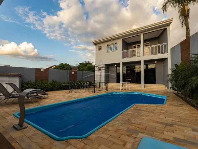 Imagem 3: Casa no Jardim Carvalho com Piscina e Edícula