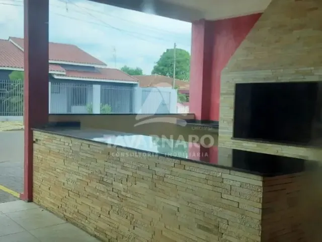 Imagem 2: Excelente Imóvel Misto, Combinando Áreas Comerciais e Residenciais, com Uma Área Total