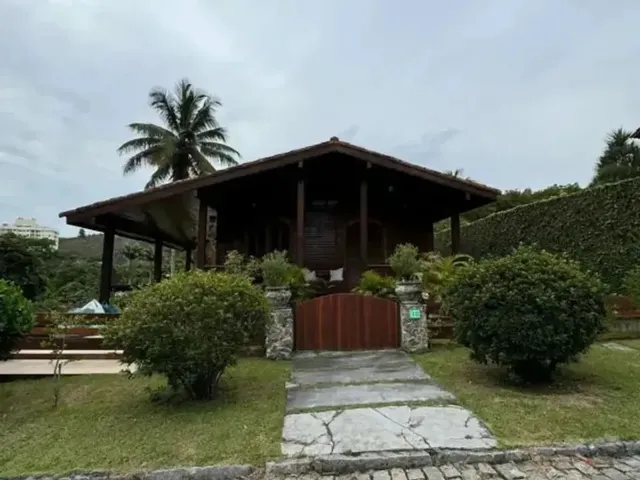 Imagem: Vendo Casa com 3 Quartos e Área Gourmet
