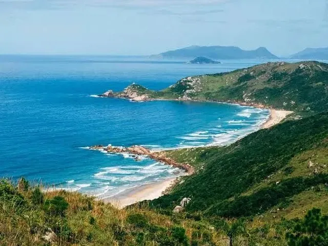 Imagem: Casa Única na Fortaleza da Barra da Lagoa