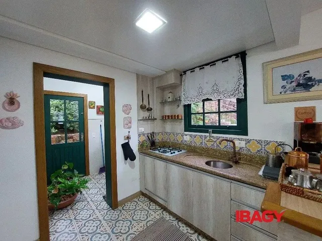 Imagem 2: Excelente Casa 3 Dormitório(S) em Lagoa da Conceição - Florianópolis