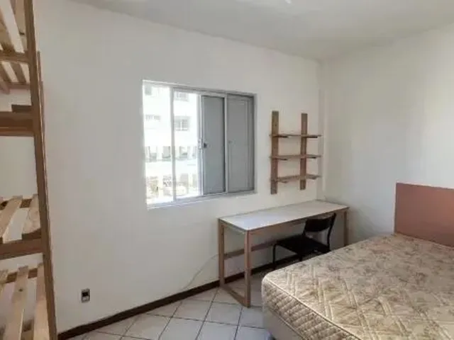 Imagem: Quarto em Imóvel Compartilhado na Trindade