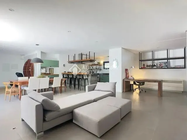 Imagem 9: Imóvel para Aluguel Tem 200 Metros Quadrados com 3 Quartos
