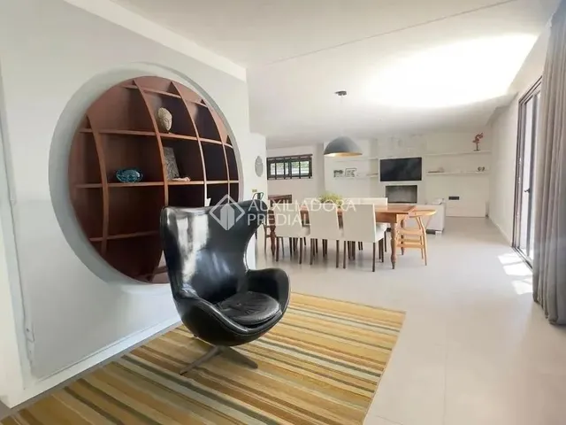 Imagem 11: Imóvel para Aluguel Tem 200 Metros Quadrados com 3 Quartos