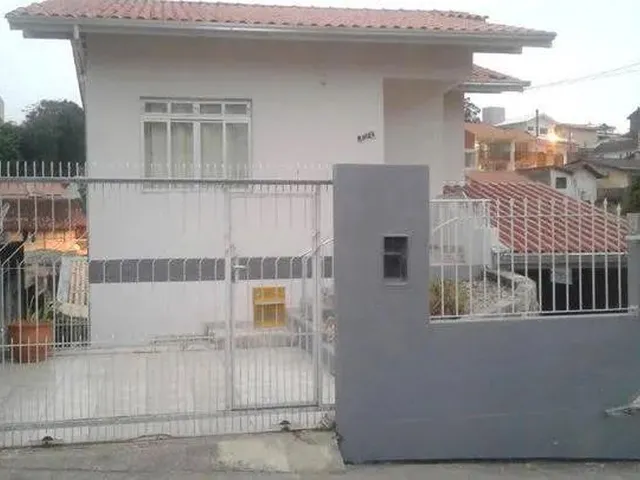 Imagem 1: Quarto Individual Semi Mobiliado em Casa no Agronômica