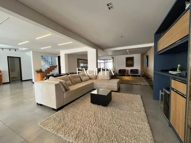 Imagem: Casa com 5 Quartos no Bairro Lagoa da Conceição