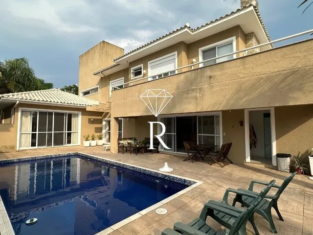 Imagem: Casa de 4 Quartos em Condominio no Bairro