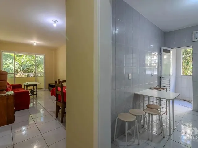 Imagem: Apartamento 2 Dormitórios, Sacada, Córrego