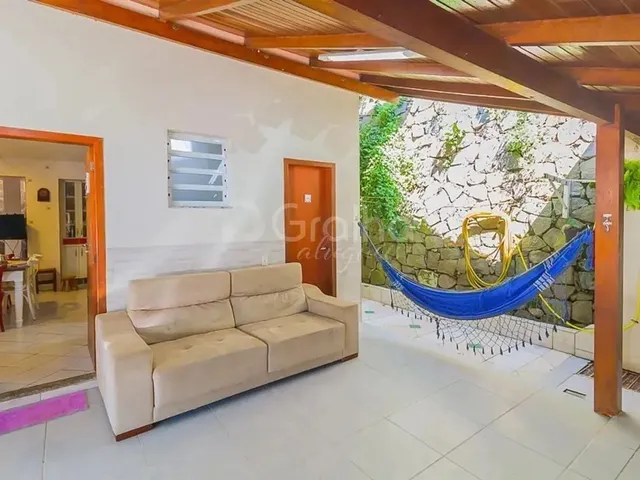 Imagem: Casa Residencial Semi Mobiliada com 05 Dormitórios