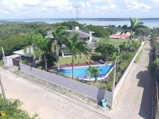 Imagem 1: Imóvel para Aluguel com 500 Metros Quadrados com 6 Quartos em Centro - Tibau do Sul - Rn