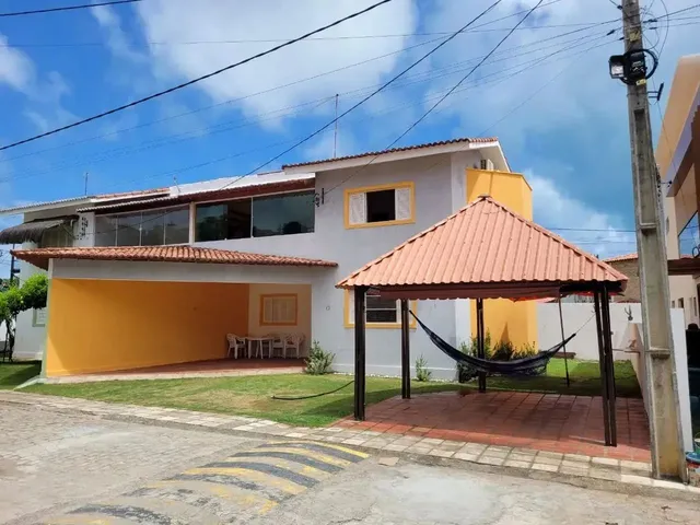 Imagem: A casa possui 4 Dormitórios, 2 Suítes, 5 Banheiros, 4