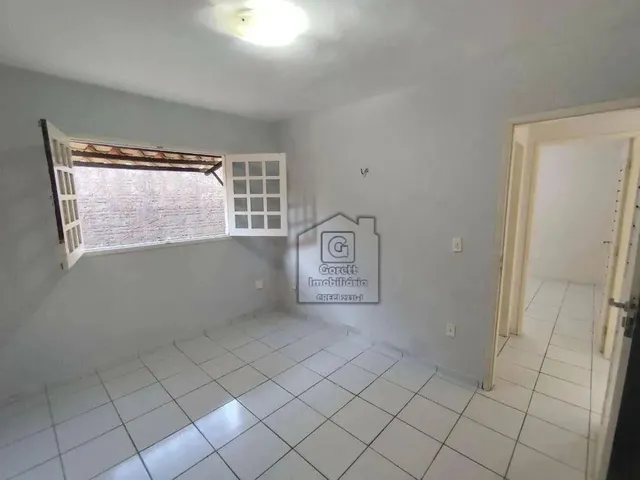 Imagem 3: Casa para Alugar em Emaús com 3 Quartos, Suíte, Jardim e Garagem Coberta - 110 M²