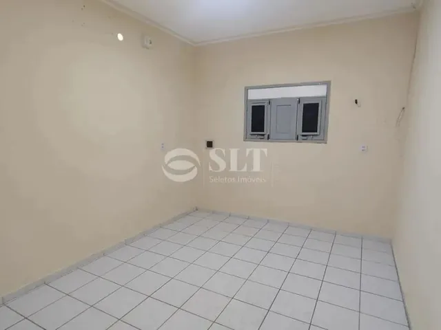Imagem 6: S8034 Vende Ou Aluga Casa com 3 Quartos, Sendo Uma Suíte, Localizada no Bairro