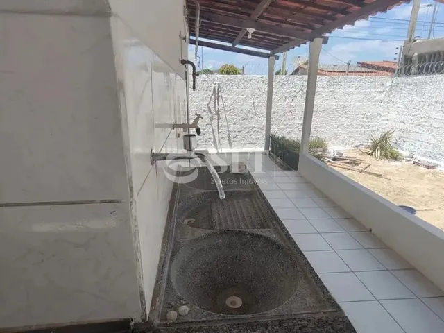 Imagem 15: S8034 Vende Ou Aluga Casa com 3 Quartos, Sendo Uma Suíte, Localizada no Bairro