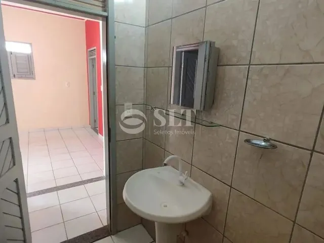 Imagem 16: S8034 Vende Ou Aluga Casa com 3 Quartos, Sendo Uma Suíte, Localizada no Bairro