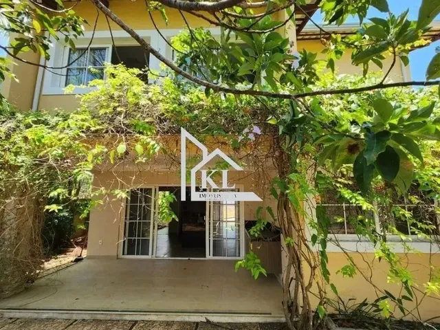 Imagem: A casa possui 4 Dormitórios, 4 Suítes, 5 Banheiros, 2