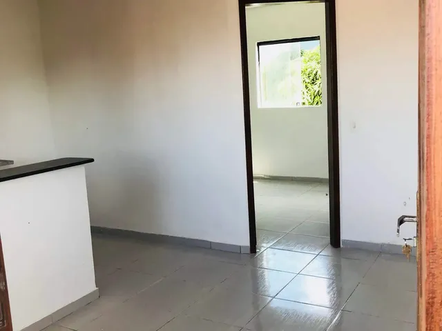 Imagem 2: Apartamento Ventilado, 1 Quarto com Banheiro