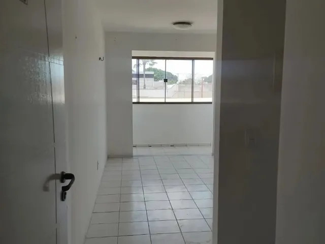 Imagem 2: Excelente Apartamento com 2/4 Sendo 1 Suíte. Condomínio(Água e Gás)+Iptu Incluso