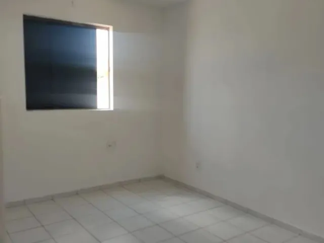 Imagem 8: Excelente Apartamento com 2/4 Sendo 1 Suíte. Condomínio(Água e Gás)+Iptu Incluso