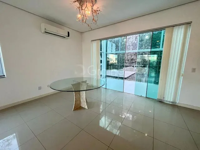 Imagem 2: Casa em Condomínio com 4 Quarto no Córrego Grande