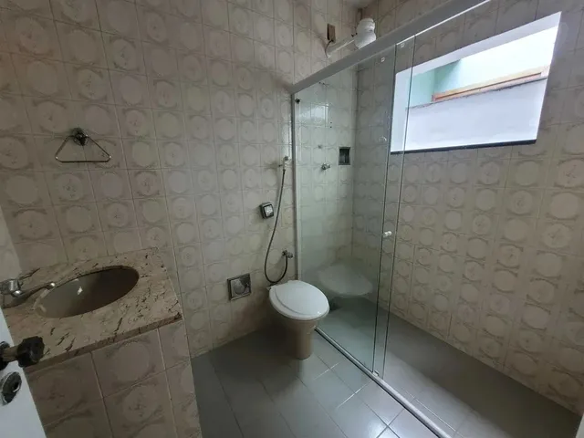 Imagem 7: Casa na Imbetiba para Aluguel com 3 Suítes, Sendo 1 no Térreo, e 2...