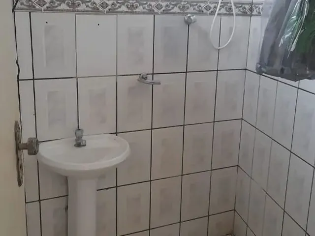 Imagem: Aluga-Se Kitnet Macaé - Glória! 650,00(