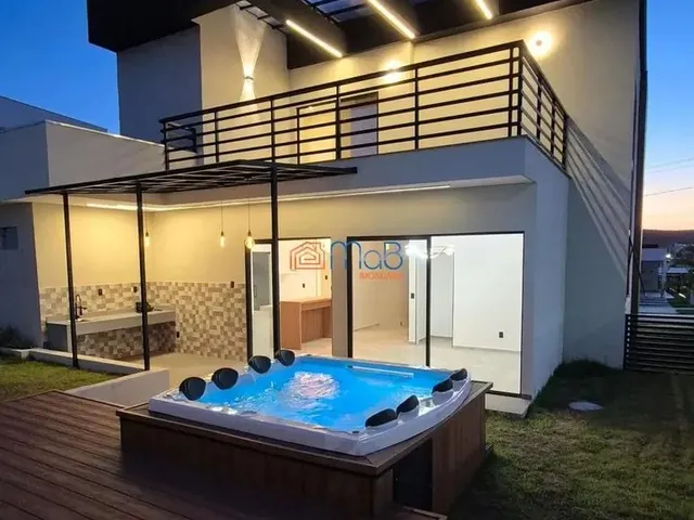 Imagem: A casa em condomínio possui 3 Dormitórios, 3 Suítes, 3