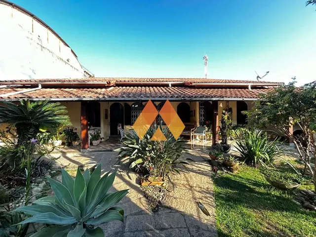Imagem: A casa possui 3 Dormitórios, 2 Suítes, 3 Banheiros, 2