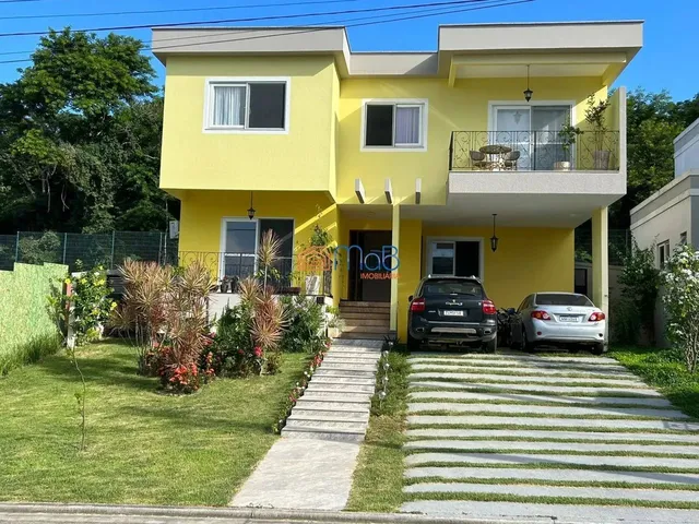 Imagem: A casa em condomínio possui 4 Dormitórios, 2 Suítes, 4