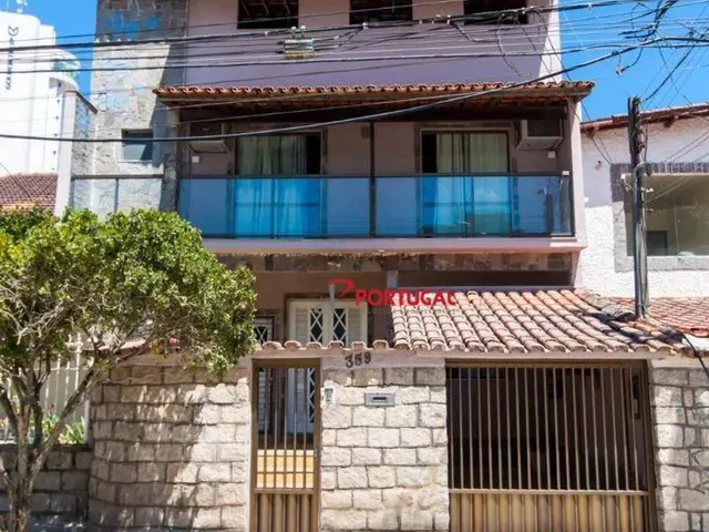 Imagem: A casa possui 3 Dormitórios, 2 Suítes, 3 Banheiros, 1