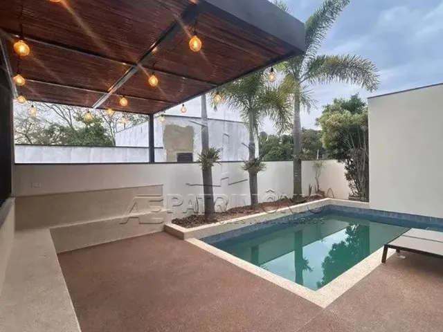 Imagem: Casa Terrea em Condominio com 3 Suites Sendo