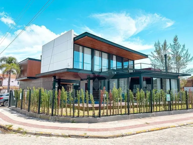 Imagem 1: Casa de 4 Dormitórios, Bairro Ferrugem, Garopaba/Sc
