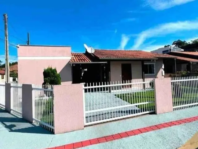 Imagem: Casa de Esquina a Venda, Bem Localizada
