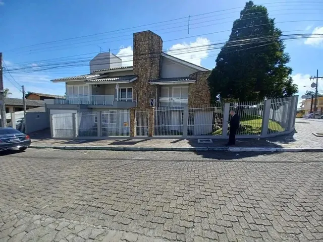 Imagem: Excelente Casa de 2 Pisos com 05 Quartos