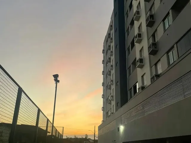 Imagem 6: Apartamento de 2 Dormitorios Sendo 1 Suite, Sacada com Espera para Churrasqueira e Garagem