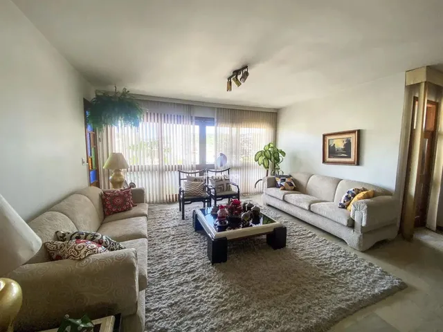 Imagem 1: Apartamento 4 Quartos Sendo 1 Suite 2 Vagas de Garagem Centro