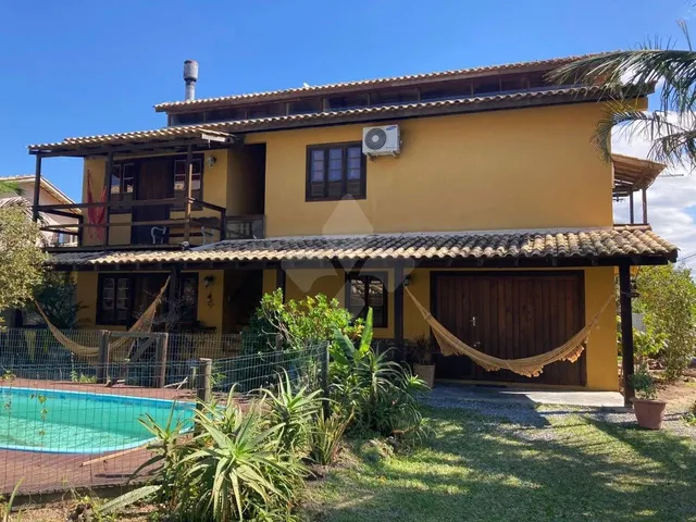 Imagem: Residencial com 4 Quartos e Piscina Localizado
