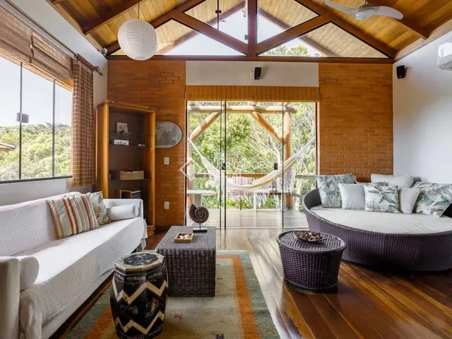 Imagem: Casa de Alto Padrão Mobiliada À Venda
