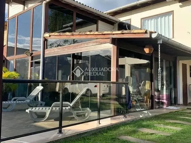 Imagem: Residência com 4 Quartos, Hidromassagem