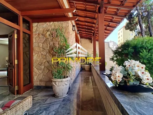 Imagem: Linda Casa Reformada com 4 Quartos no Cidade
