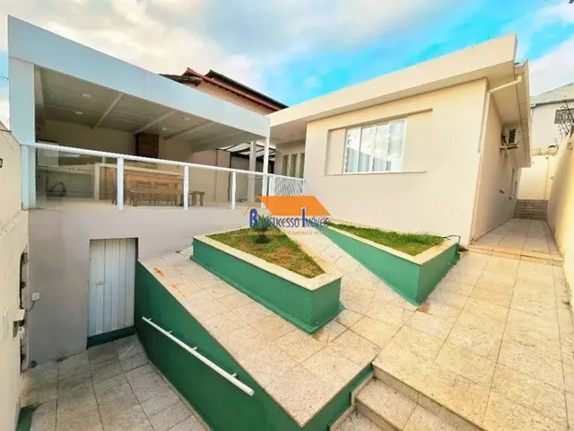 Imagem: Casa de 3 Quartos, Bairro Cachoeirinha em