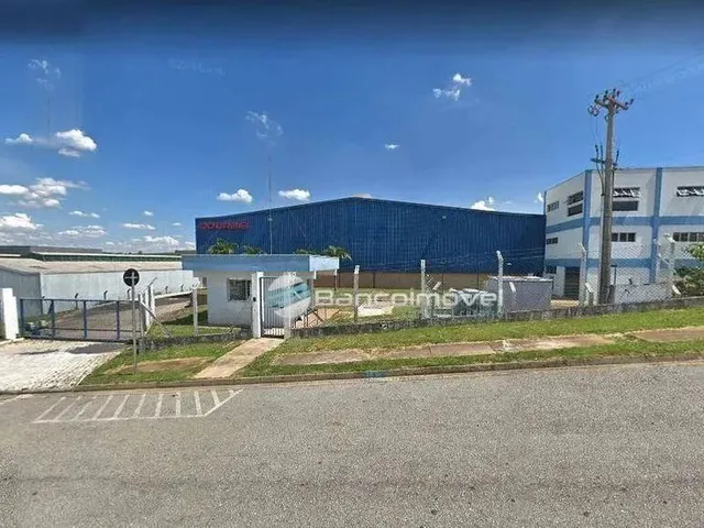 Imagem: Barracão. Localizado nas Margens da Rodovia