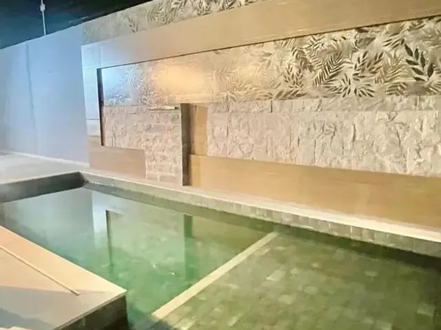 Imagem: Casa com Piscina Privativa Próxima a Busca