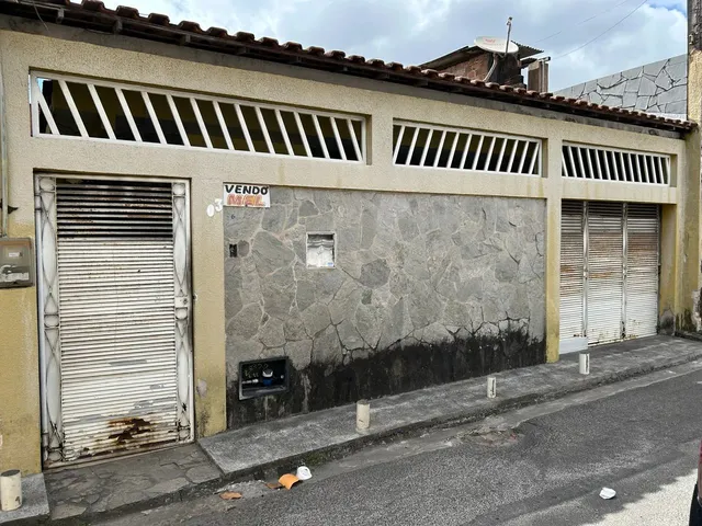 Imagem: A casa possui 2 Dormitórios, 2 Banheiros, 1 Vaga na