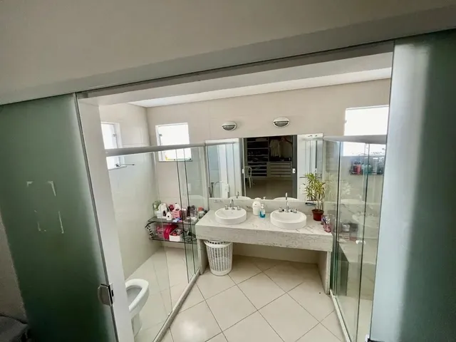 Imagem 8: Maravilhosa Casa Duplex com 5/4 para Venda, Mobiliada, Nascente Total em Condomínio