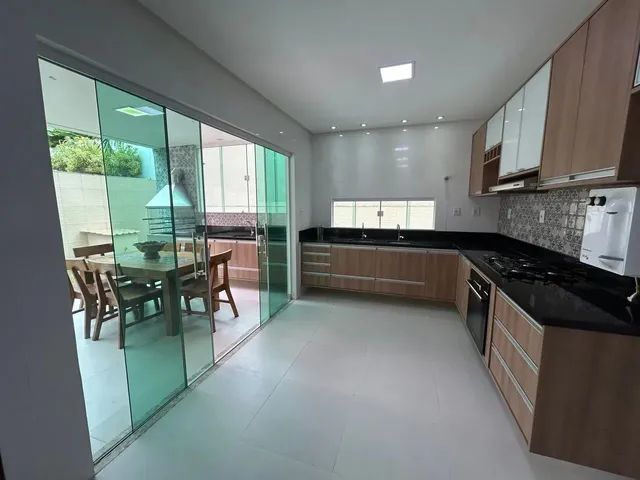 Imagem 10: Venda: Sofisticada Casa com 4 Suítes no Alphaville Litoral Norte 1