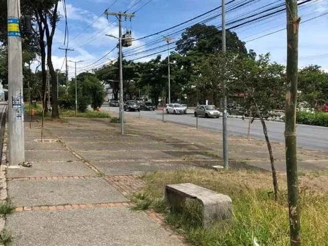 Imagem 8: Vendo Excelente Loja Localizada na Av. João César de Oliveira, Pode Ser Financiada