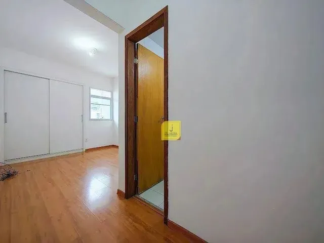 Imagem 8: Apto com 2 Quartos (Suíte), Varanda, 2 Vagas, Elevador e Portaria 24H no Centro