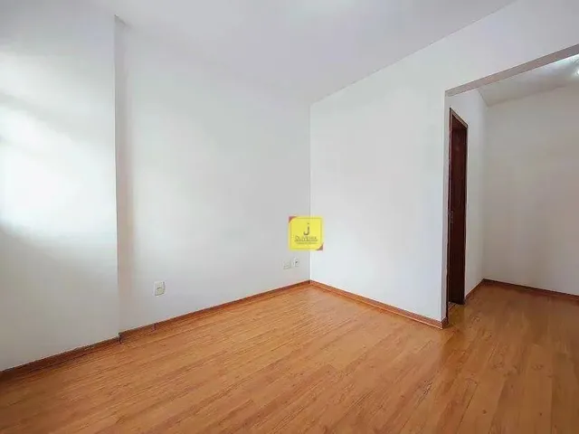 Imagem 5: Apto com 2 Quartos (Suíte), Varanda, 2 Vagas, Elevador e Portaria 24H no Centro