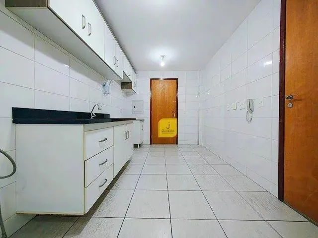 Imagem 4: Apto com 2 Quartos (Suíte), Varanda, 2 Vagas, Elevador e Portaria 24H no Centro